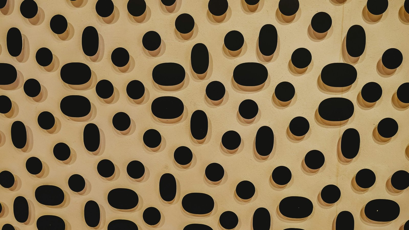 gold polka dot wallpaper